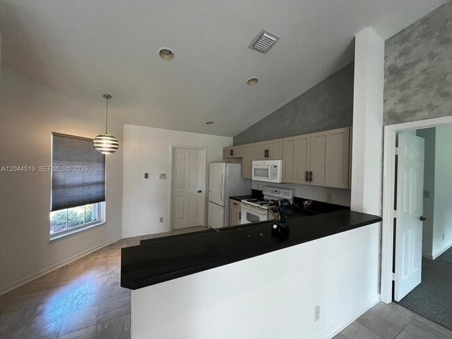Building Photo - 547 High Hawk Cir