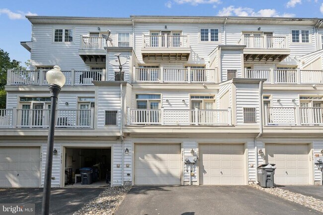 Building Photo - 7072 Little Thames Drive