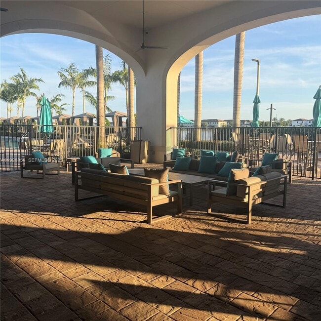 Building Photo - 10320 W 33rd Ln