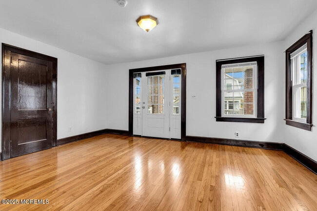 Building Photo - 407 Newark Ave