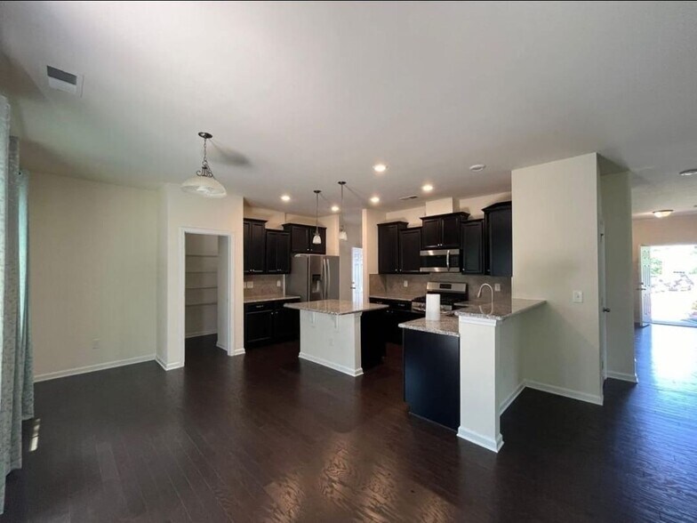 Building Photo - 10516 Ebbets Rd