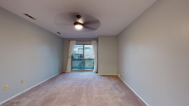 Building Photo - Broadview Heights 1 Bedroom Condo