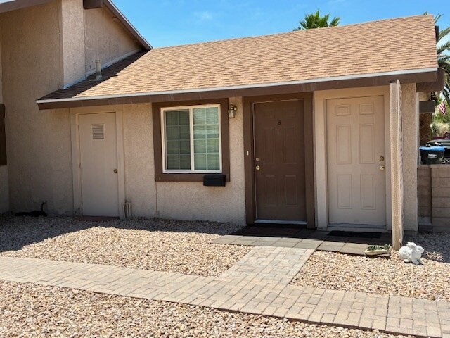 Front Private Entrance - 6225 Cedarwood Ave