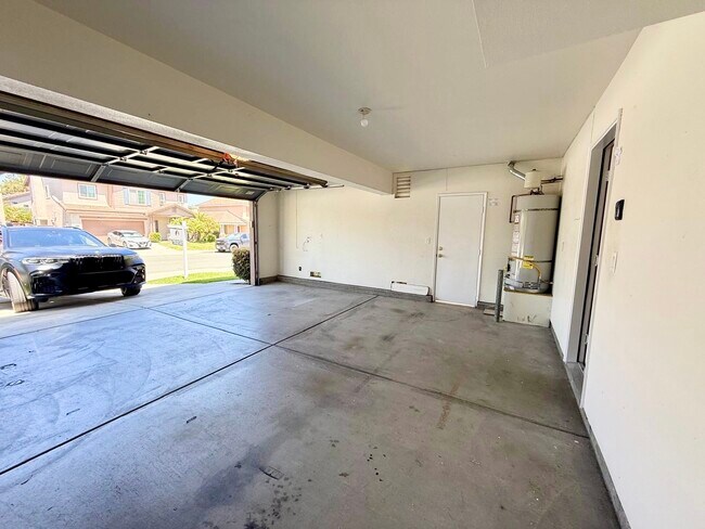 Building Photo - 1304 Thunder Springs Dr