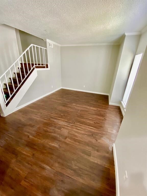 Building Photo - 7700 Creekbend Dr