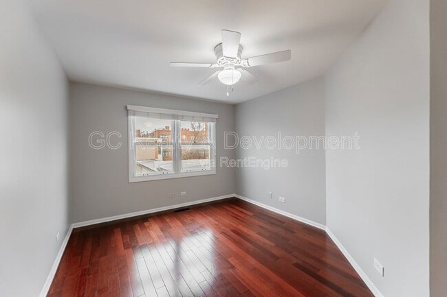 Building Photo - 5424 S Ellis Ave