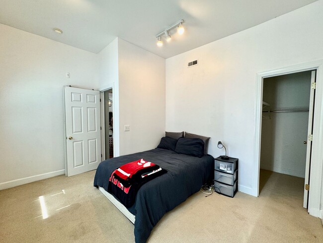 Building Photo - Charming 3 Bed/2 Full Bath in Columbia Tus...