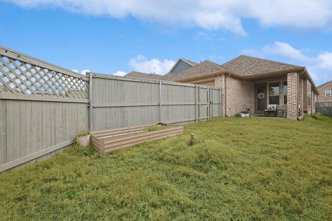 Building Photo - 2340 Gray Dr
