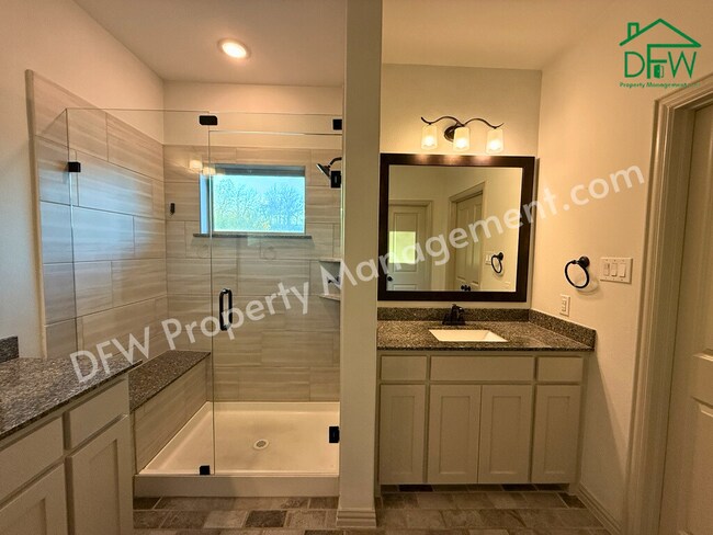 Building Photo - Spacious 3-Bedroom Townhome in Prime Arlington Location – Stylish, Modern, and Move-In Ready!