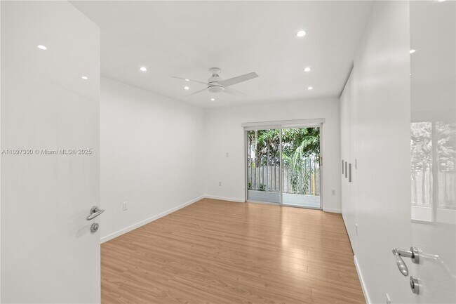 Building Photo - 3130 Bird Ave