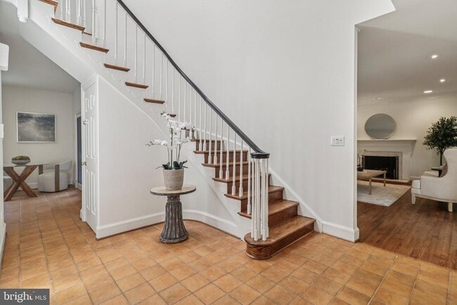 Building Photo - 3233 Ellicott St NW
