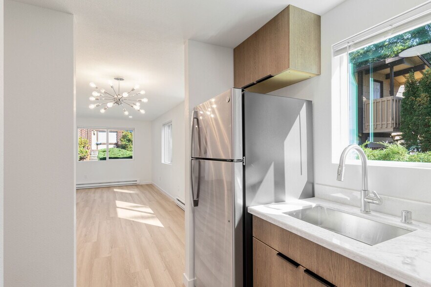 Building Photo - 11334 3rd Ave NE