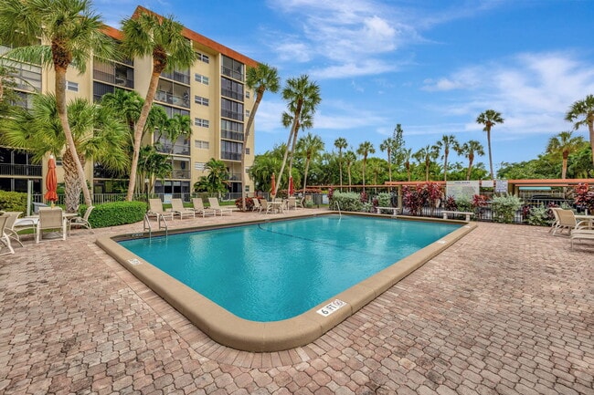 Building Photo - 2350 NE 14th Street Causeway