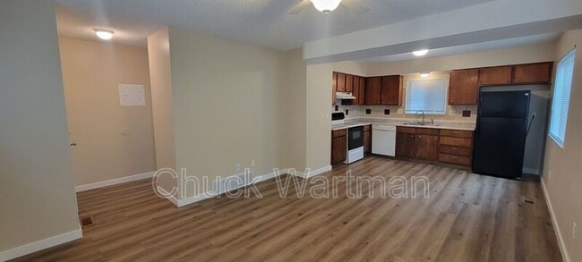 Building Photo - 1225 N Chestnut St