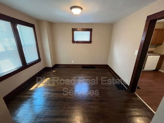 Building Photo - 2556 Freeman Ave