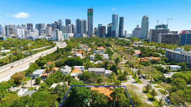 Building Photo - 2300 S Miami Ave