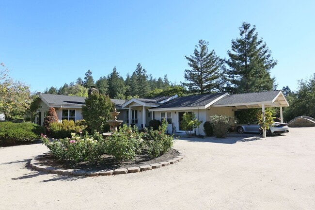Building Photo - Gorgeous 4BR/3BA Single Family Home in the heart of Sonoma Wine Country, Pool, Deck, Pickle Ball ...