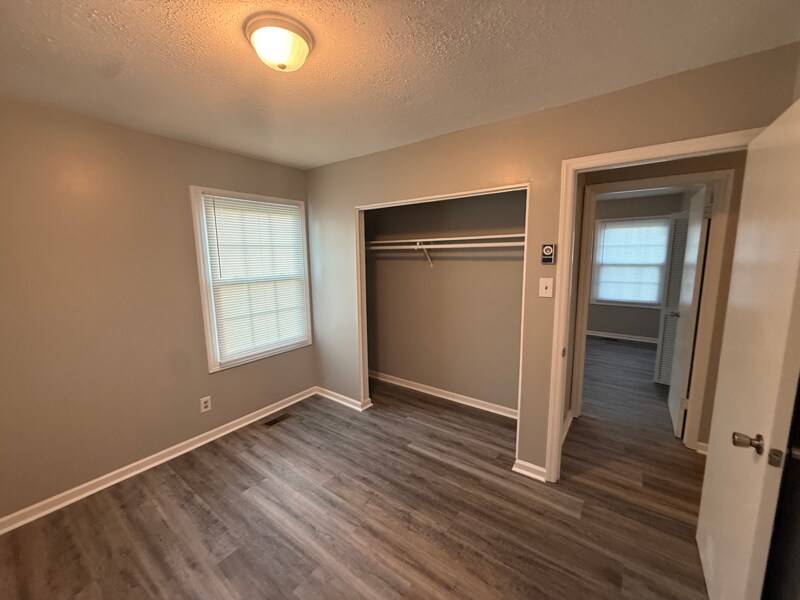 Building Photo - 103 Rose Dr