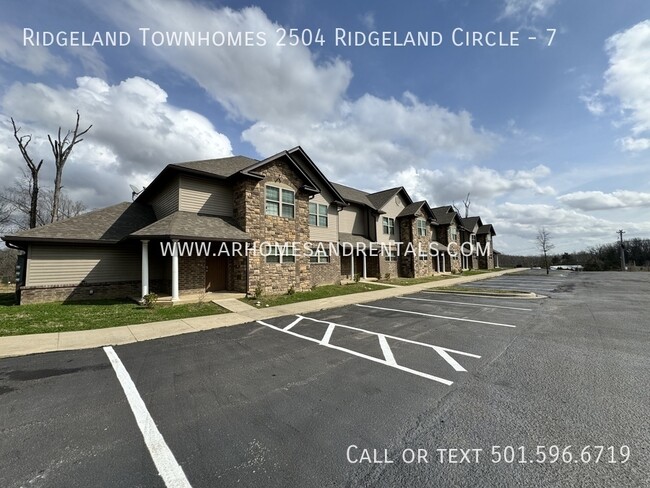 Building Photo - Ridgeland Townhomes | 2 Bed | 2.5 Bath