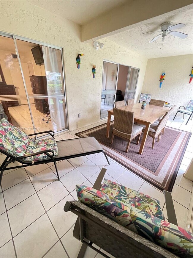 Building Photo - 4000 Crystal Lake Dr