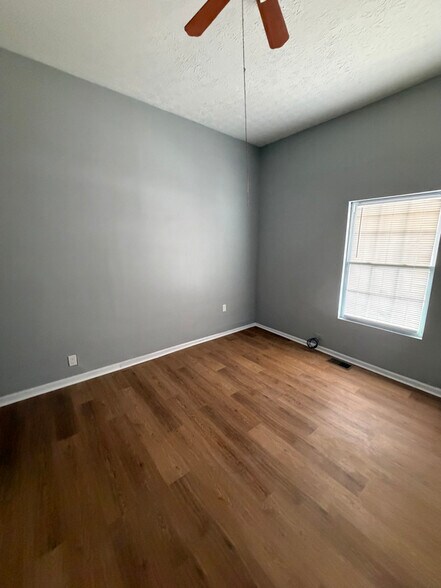 Building Photo - 1417 S 28th St