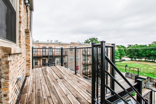 Building Photo - Spacious 4 Bedroom for Rent!