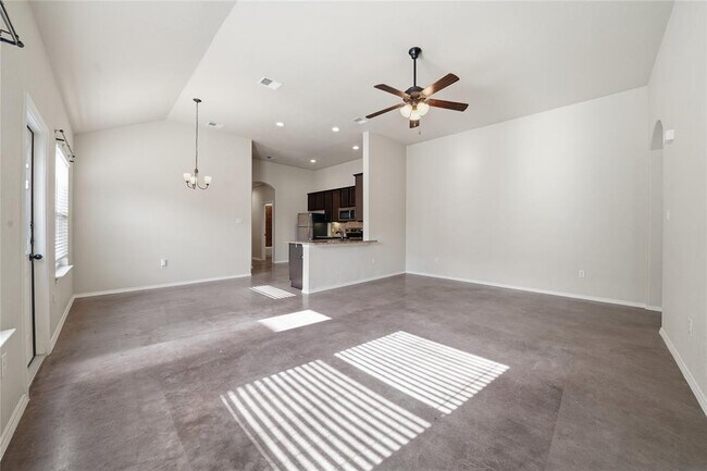 Building Photo - 533 Jack Rabbit Ln