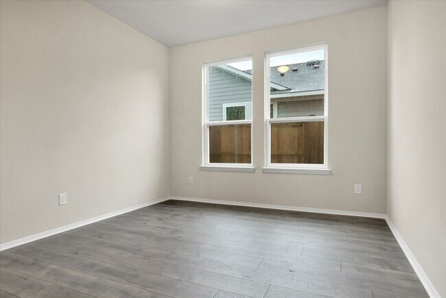 Building Photo - 135 Lyndon Dr