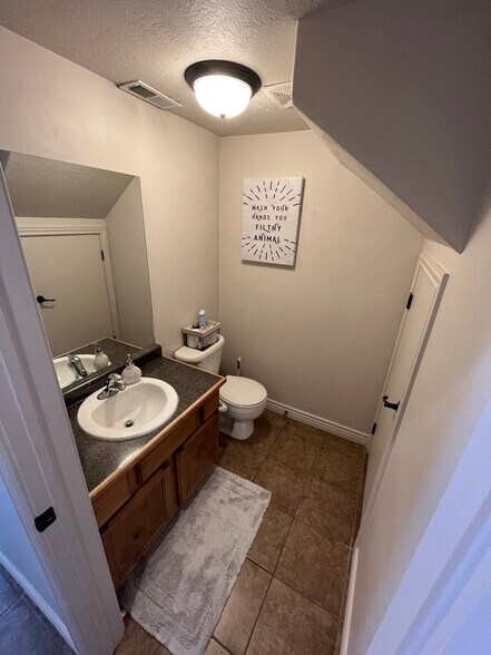 Building Photo - 264 S 910 W