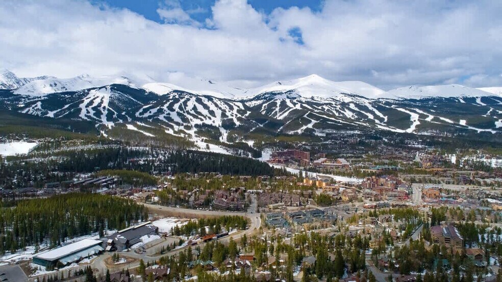 Building Photo - 110 South Park Avenue