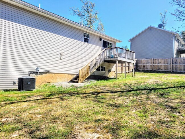 Building Photo - 15799 Tundra Rd