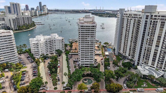 Building Photo - 11 Island Ave