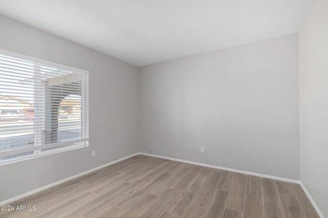 Building Photo - 7249 W Medlock Dr