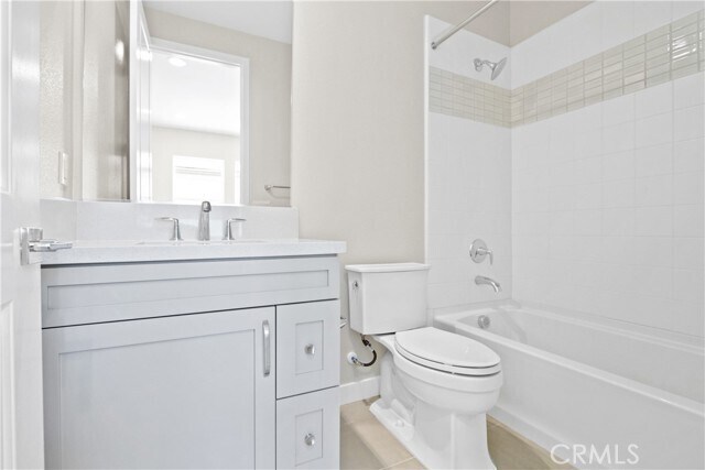 Building Photo - 200 Brackens