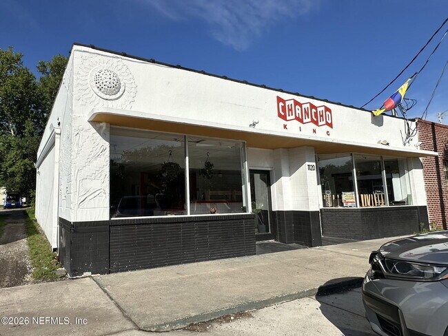Building Photo - 4633 Kingsbury St
