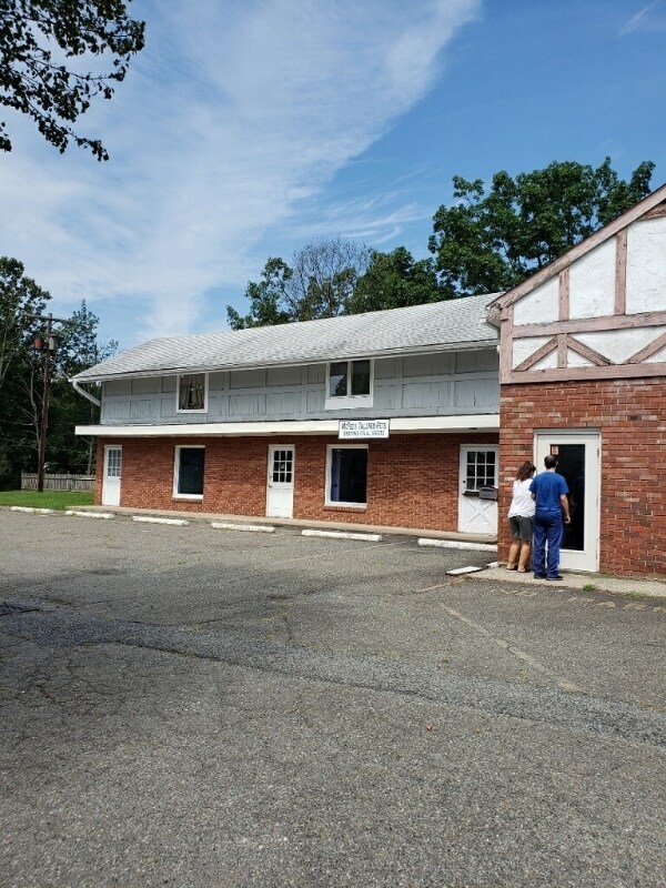 Building Photo - 39 Mine St