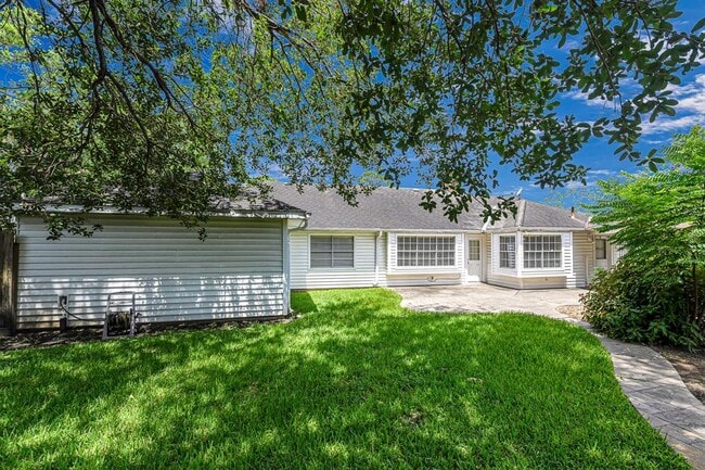 Building Photo - 614 Val Lena Dr