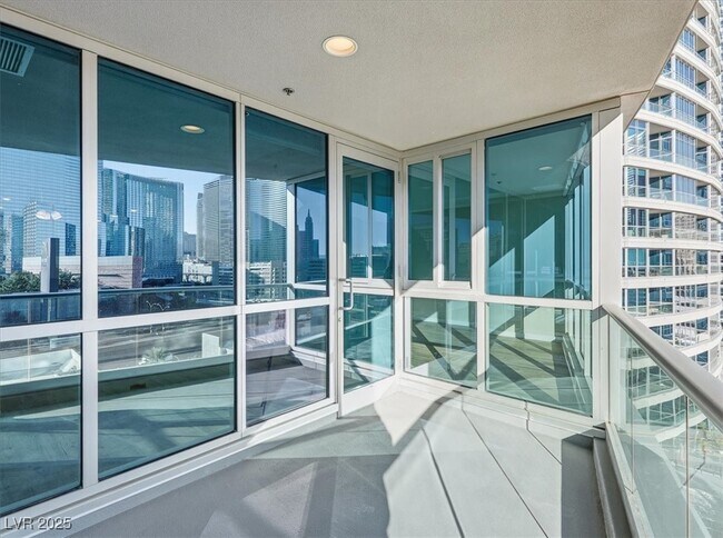 Building Photo - 4575 Dean Martin Dr