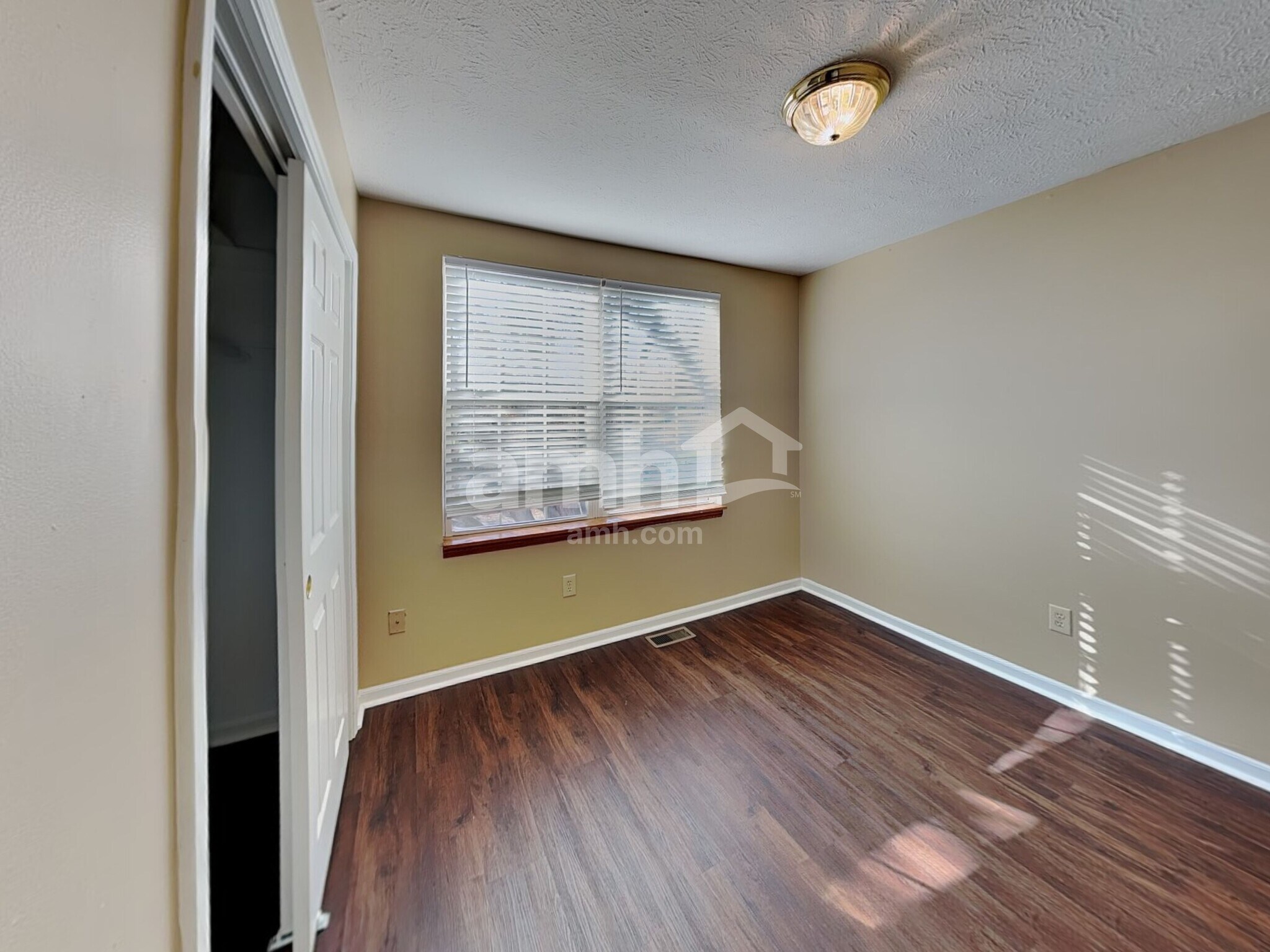 Building Photo - 6739 Dorchester Dr