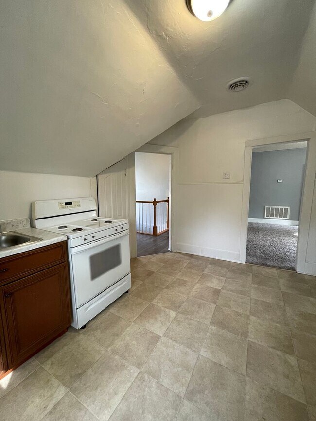 Building Photo - 502 Neosho St