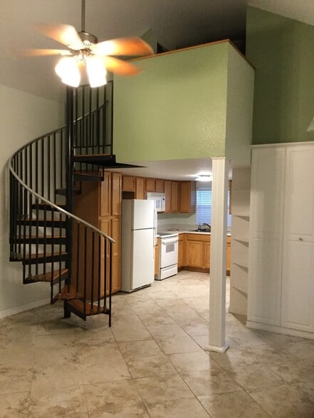 Building Photo - 2020 Lee Dr