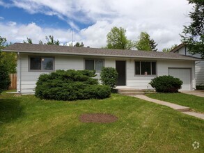 Building Photo - Close proximity to City Park!