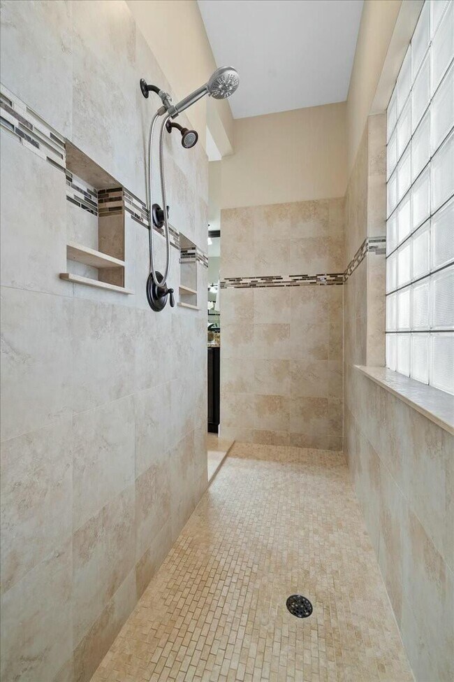 Building Photo - 4241 Wellington Shores Dr
