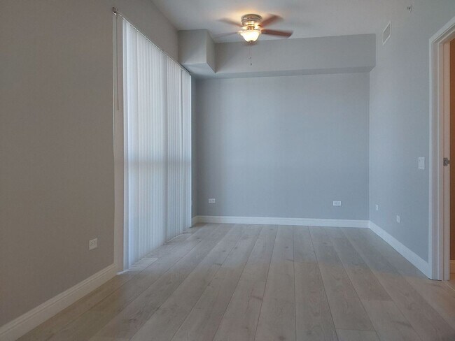 Building Photo - Stunningly Remodeled Studio High-Rise Unit...
