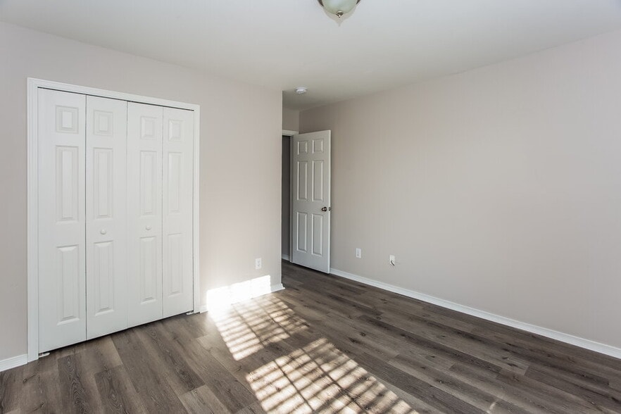 Building Photo - 3626 Larkhaven Village Dr