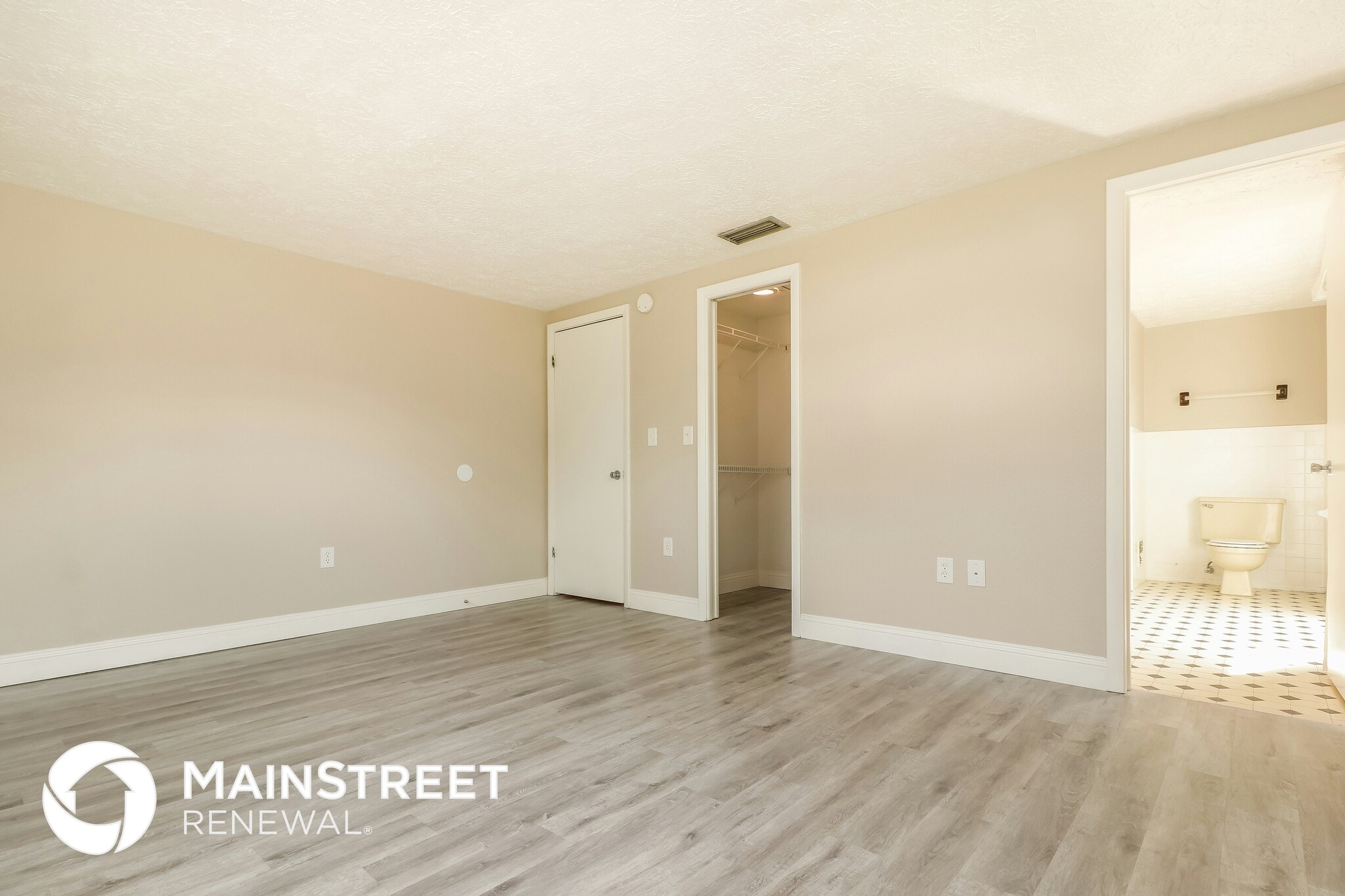 Building Photo - 2105 Sugarbush Dr