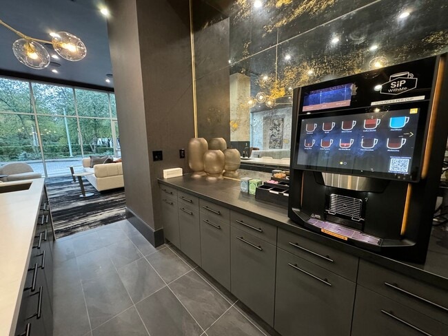 Building Photo - Upgraded Studio Condo in Buckhead