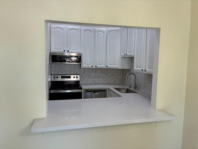 Building Photo - 3550 Carter Dr