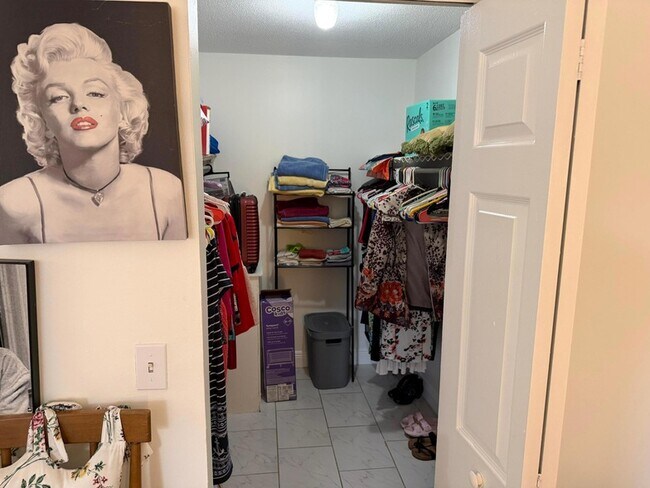 Building Photo - 502 Davis Rd