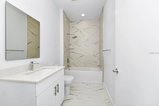 Building Photo - 665 Trikomo Dr